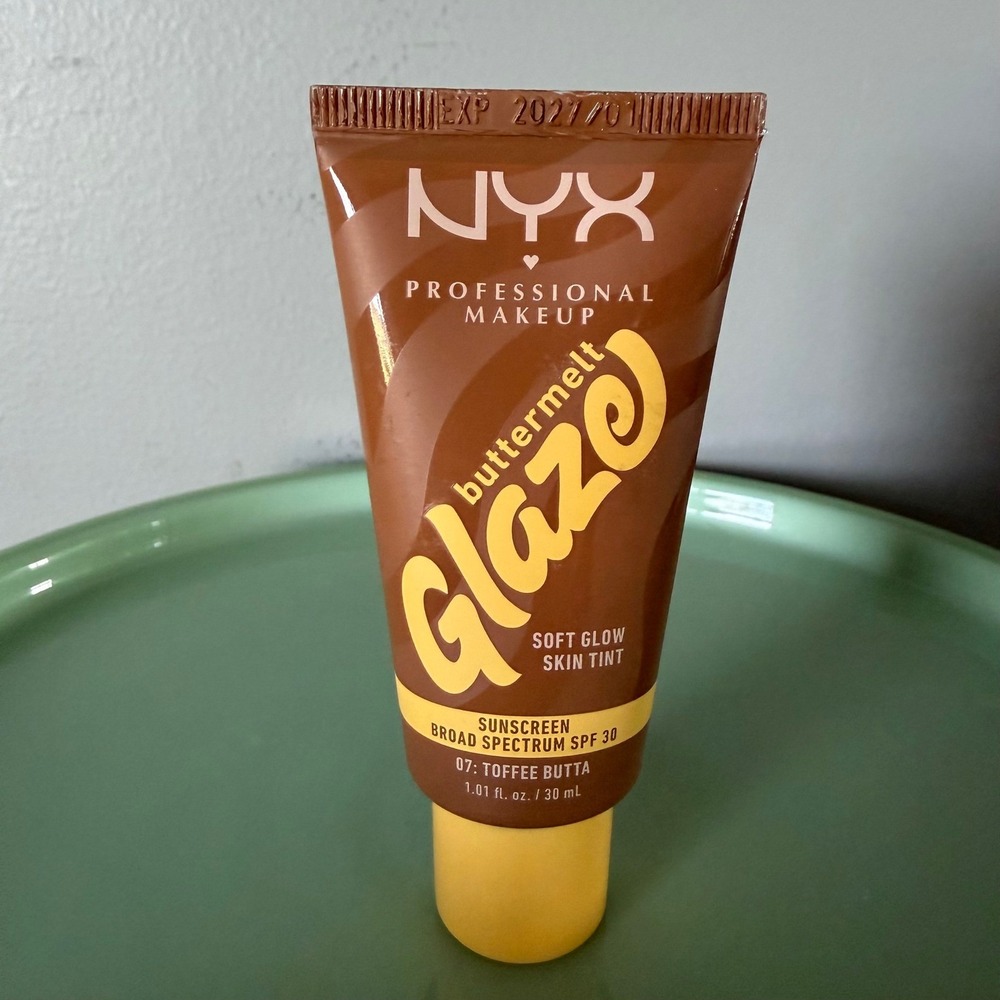 NYX‎ Buttermelt Glaze Skin Tint 07 Toffee Butta SPF 30 1oz Soft Glow Foundation